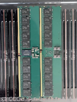 DRAM & NAND Flash Supply Tightens Up: Bulk Merchant Stockpiling Surges, DDR Memory Pricing Enters Upward Cycle